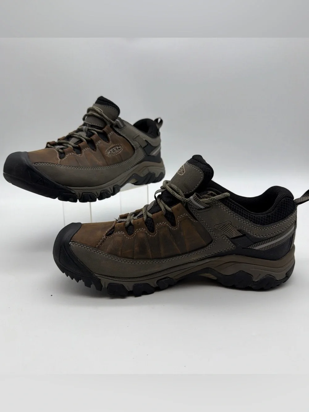 Keen Mens 8.5 Wide Targhee III Waterproof Hiking Shoes Bungee Cord Black Brown